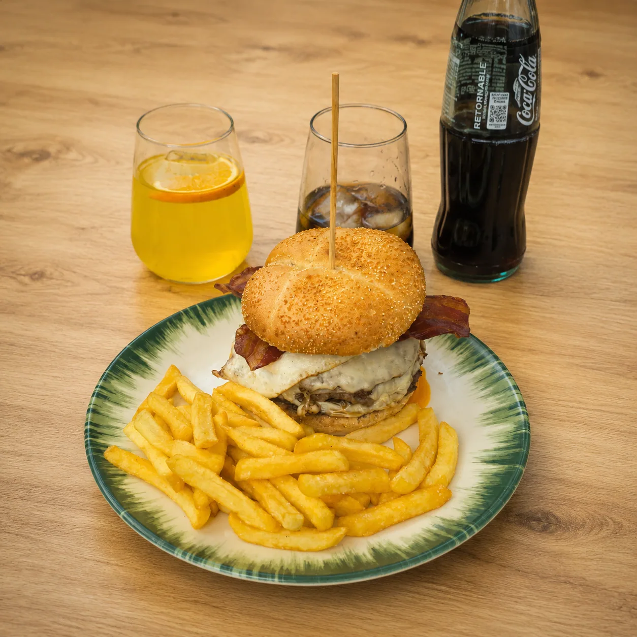 Hamburguesa con patatas