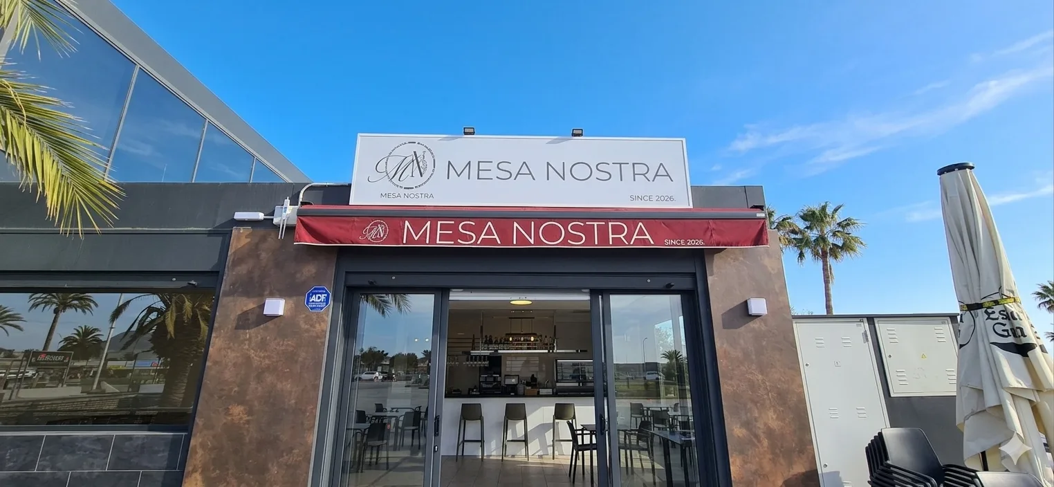 Mesa Nostra façade ensoleillée